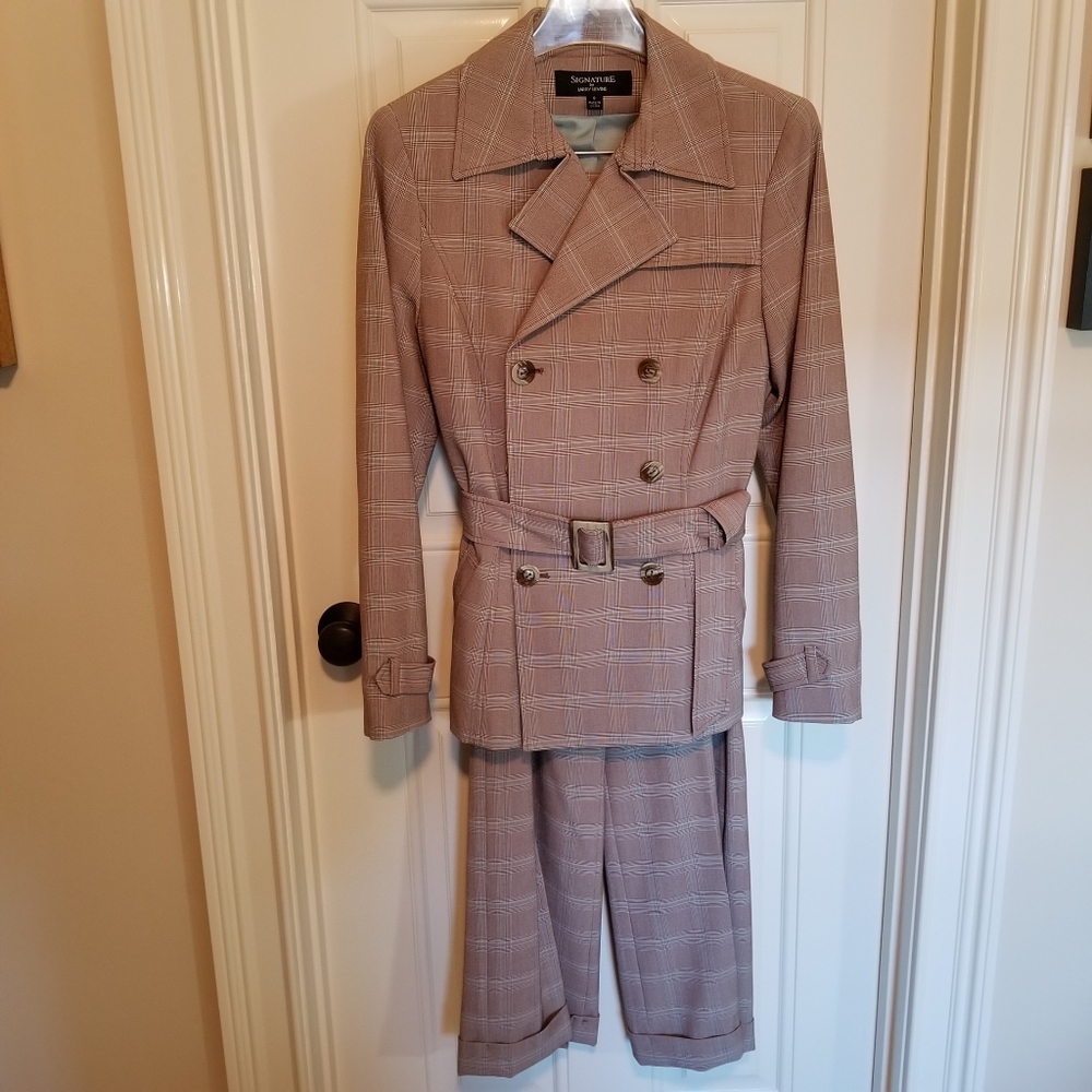 Beautiful 3pc skirt/pant suit.  Size 8 by Signature Larry Levine.